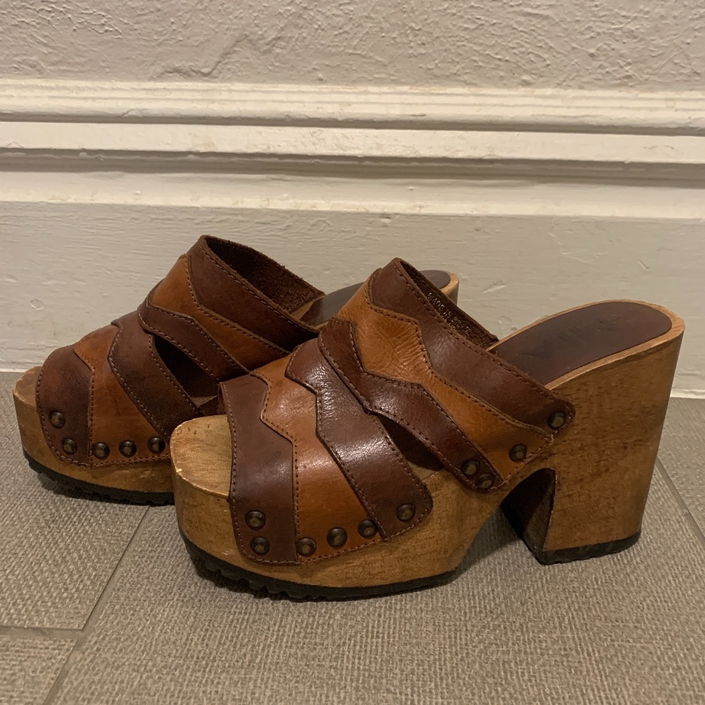 VINTAGE 90's MIA Leather Platform Sandals